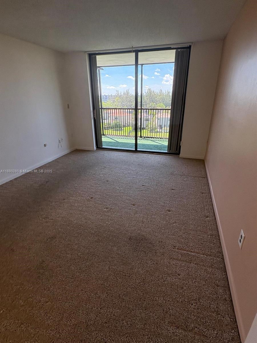 CHANTILLY CONDO - Residential