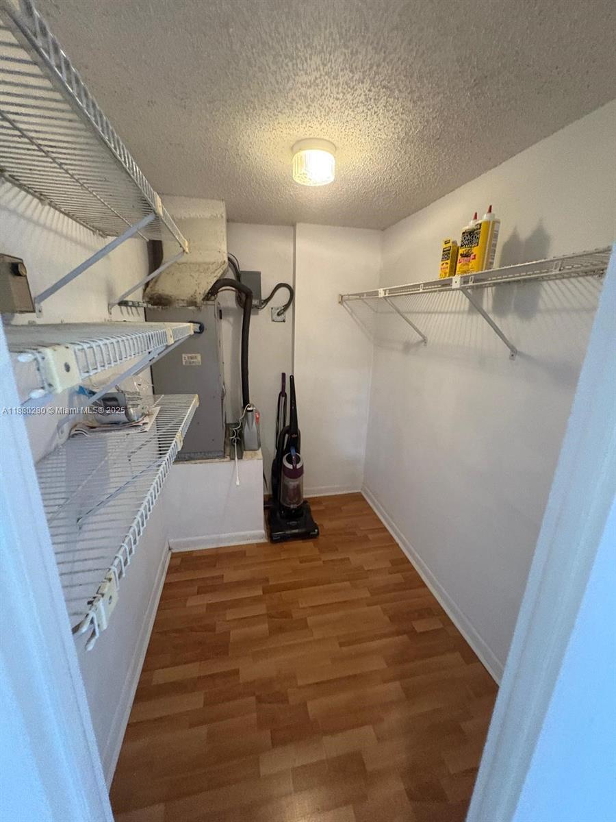 CHANTILLY CONDO - Residential