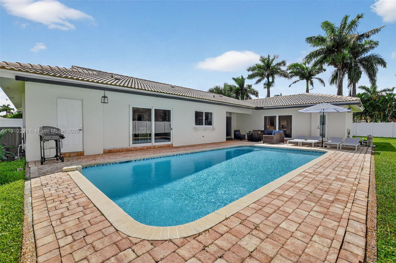 BOCA DEL MAR 1 - Residential Lease