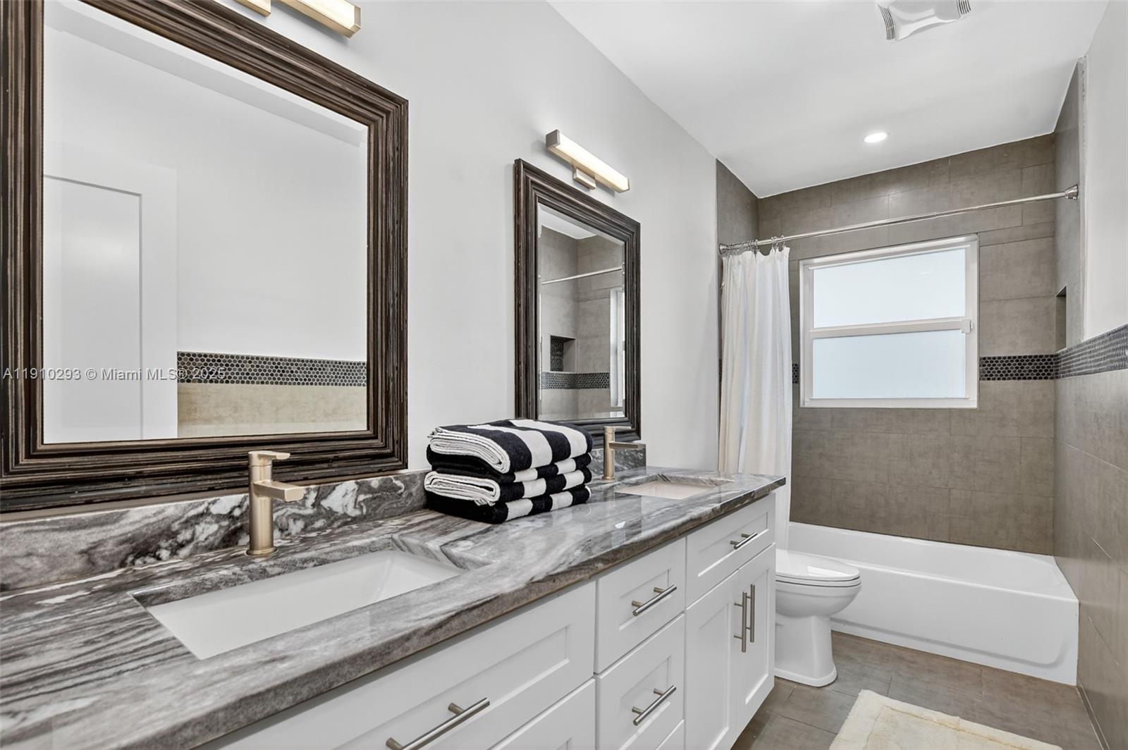 BOCA DEL MAR 1 - Residential Lease