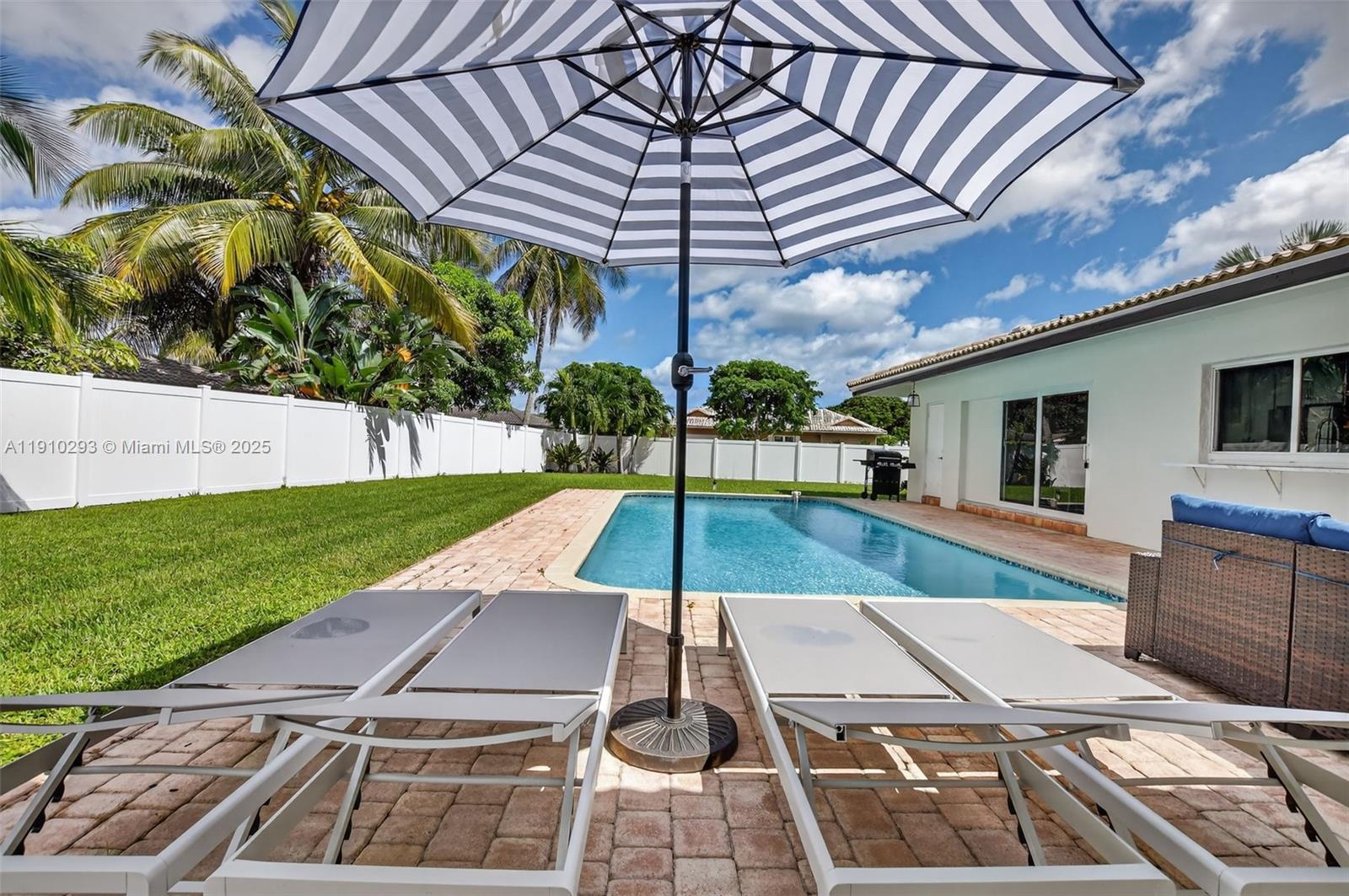 BOCA DEL MAR 1 - Residential Lease