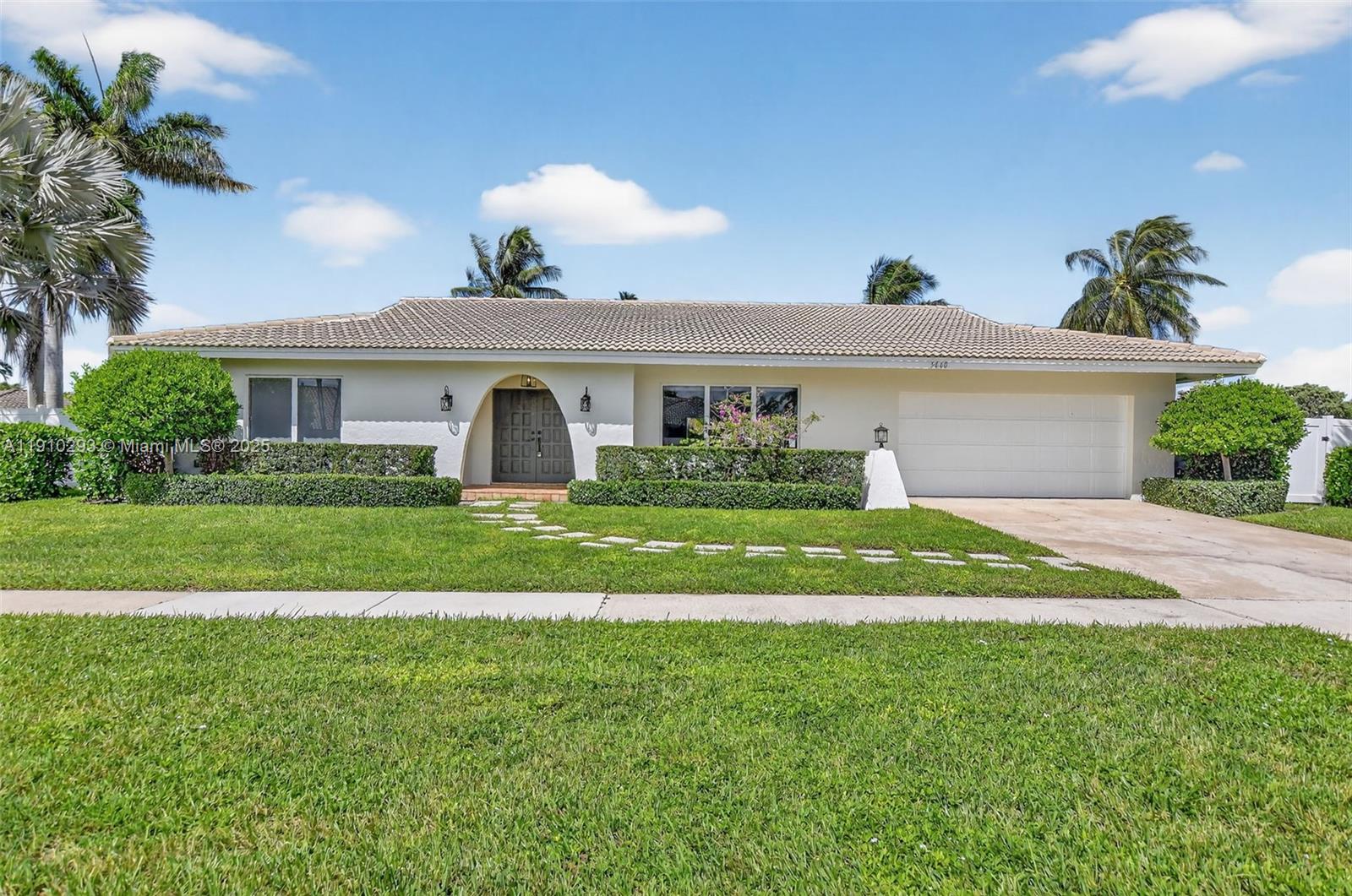 BOCA DEL MAR 1 - Residential Lease