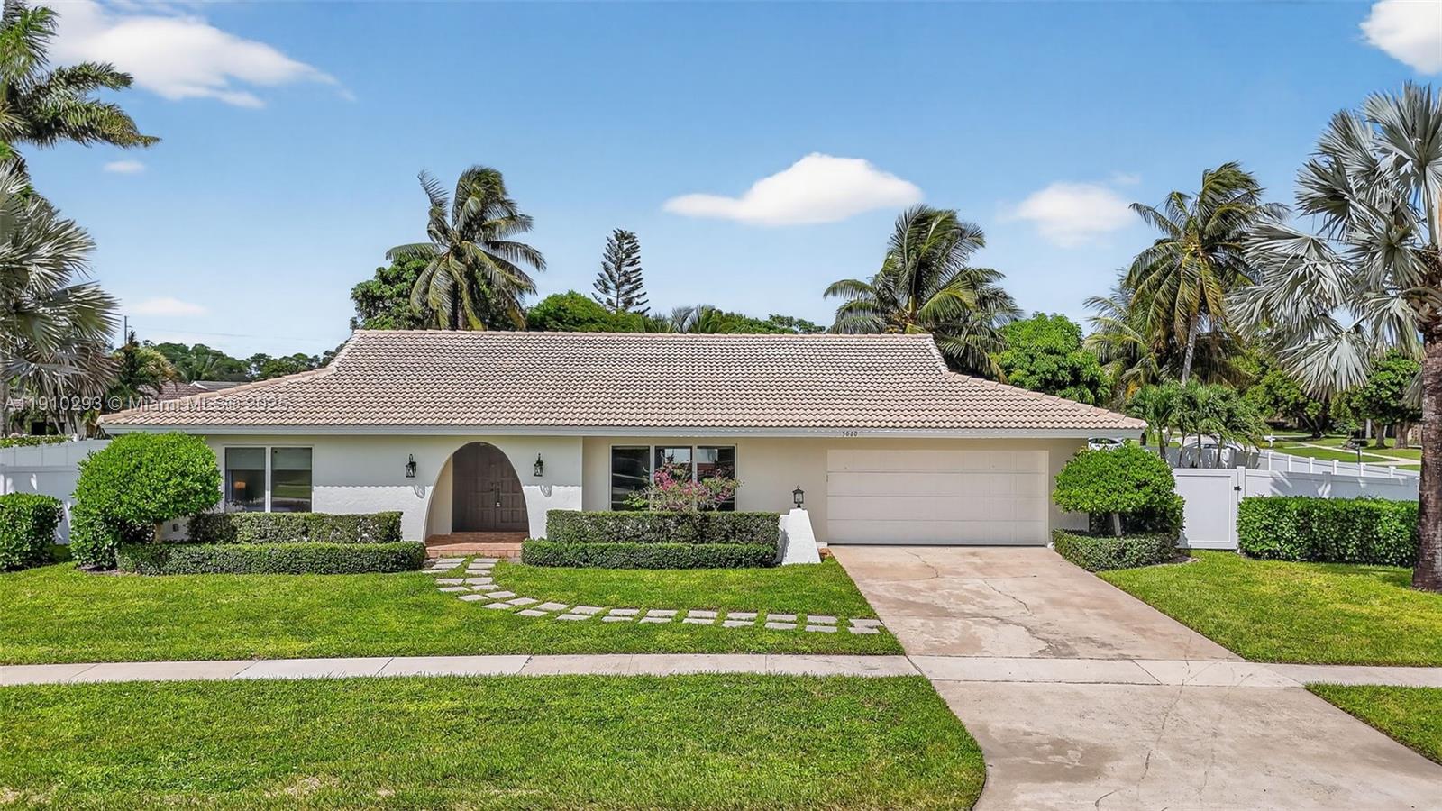 BOCA DEL MAR 1 - Residential Lease