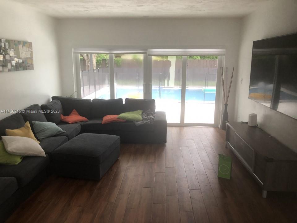 PINE SHORE SEC 1 - Residential