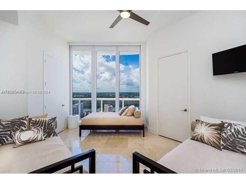 TDR TOWER III CONDO - Residential