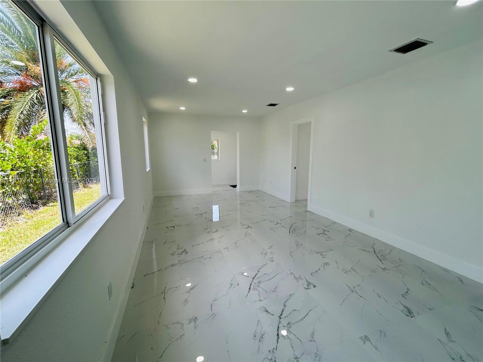 FLAMINGO PARK - Residential