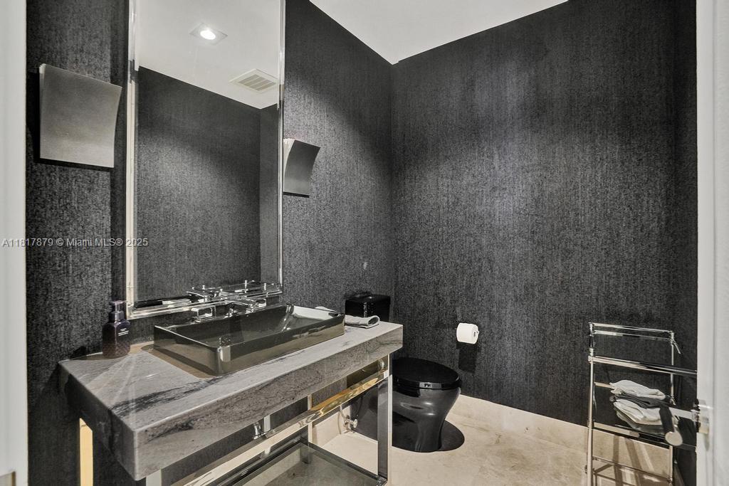BAL HARBOUR NORTH SOUTH C - Residential Lease
