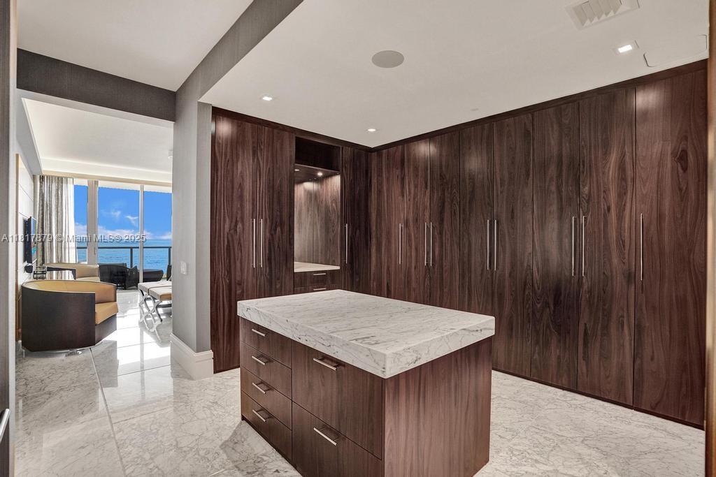 BAL HARBOUR NORTH SOUTH C - Residential Lease