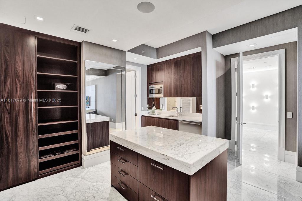 BAL HARBOUR NORTH SOUTH C - Residential Lease