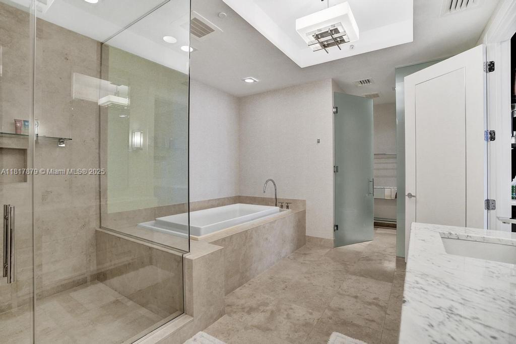 BAL HARBOUR NORTH SOUTH C - Residential Lease