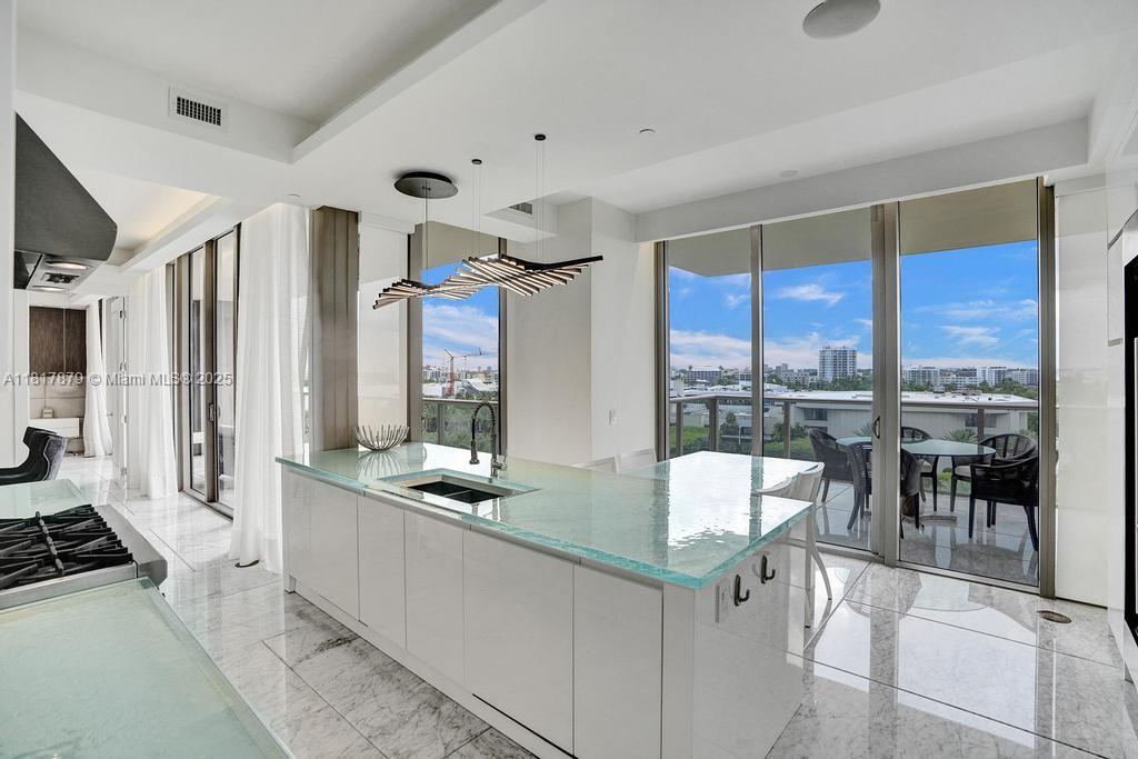 BAL HARBOUR NORTH SOUTH C - Residential Lease