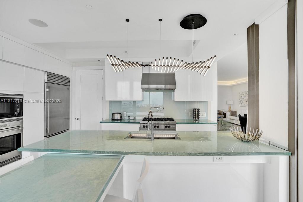 BAL HARBOUR NORTH SOUTH C - Residential Lease