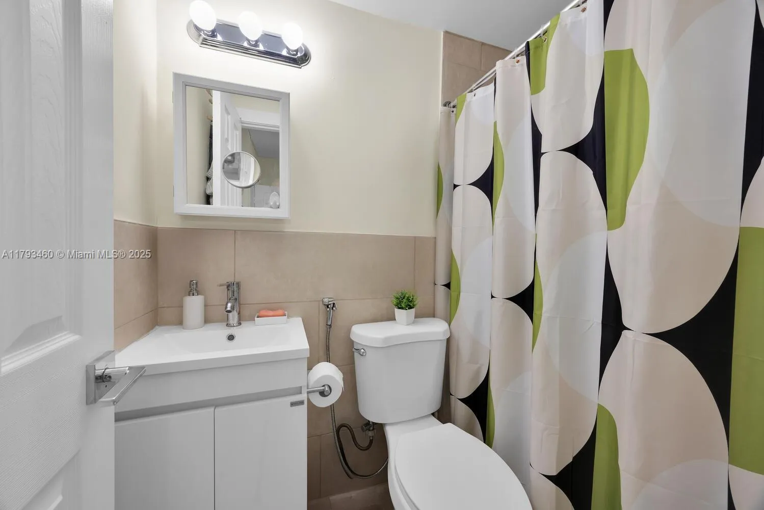 Miami, Florida 33135, United States, ,Residential,Pending,119526