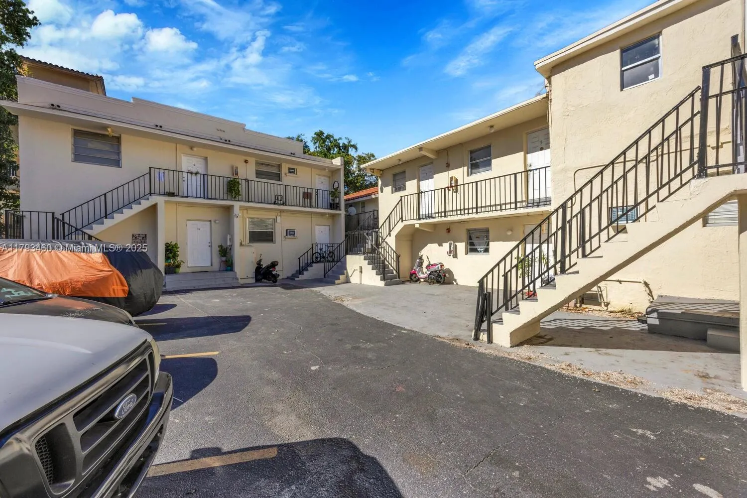 Miami, Florida 33135, United States, ,Residential,Pending,119526