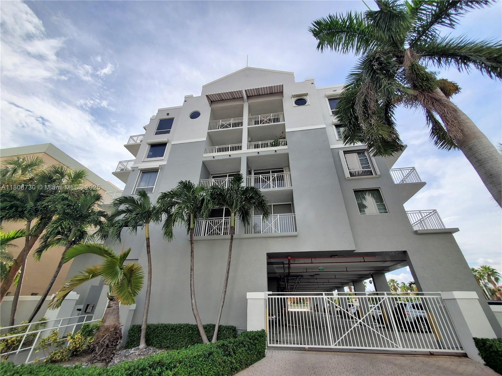 Rental Property at 2642 Collins Ave 305, Miami Beach, Miami-Dade County, Florida - Bedrooms: 2 
Bathrooms: 2  - $3,200 MO.