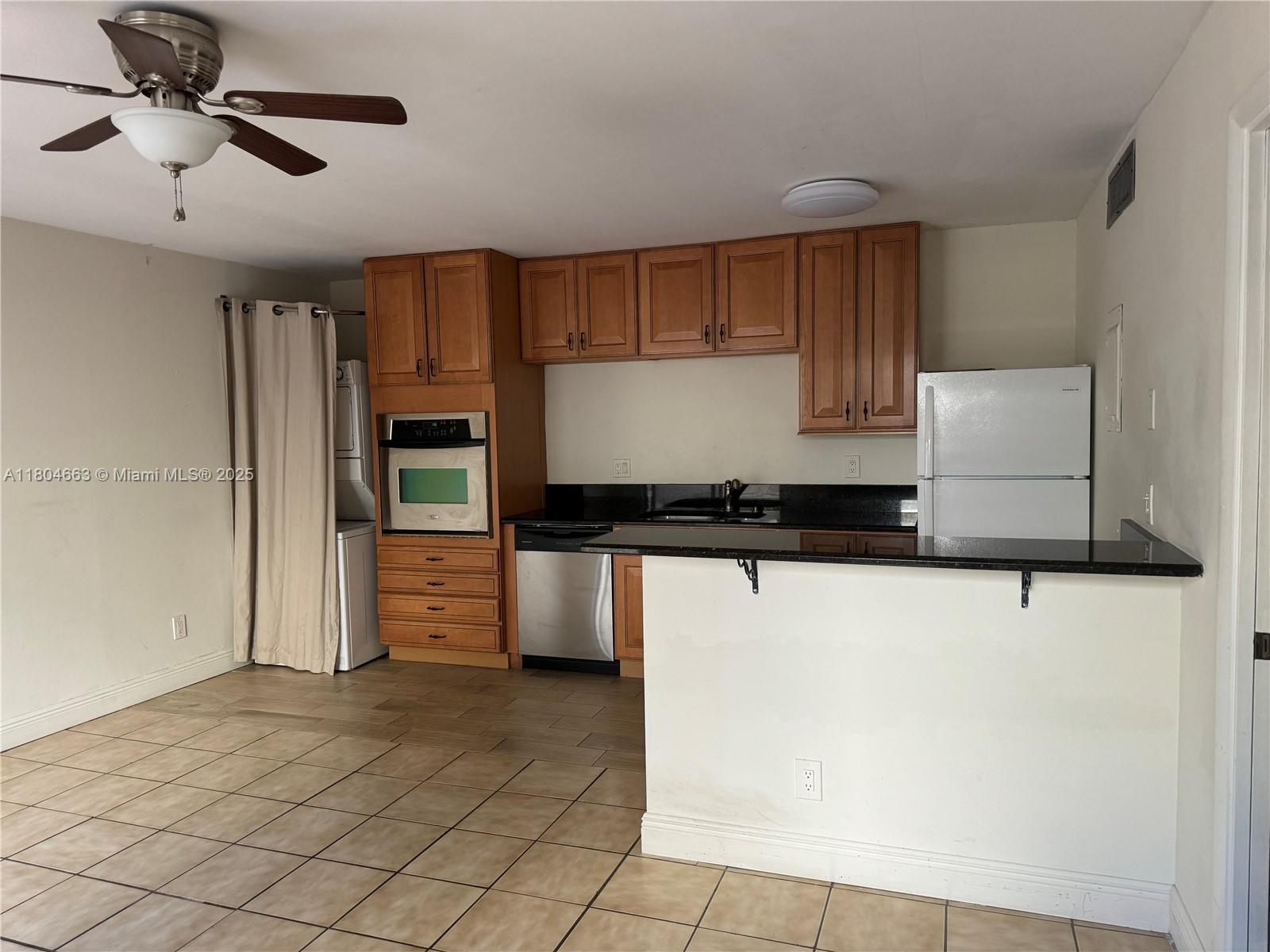 EDEN PLACE COND DECL FILE - Residential Lease