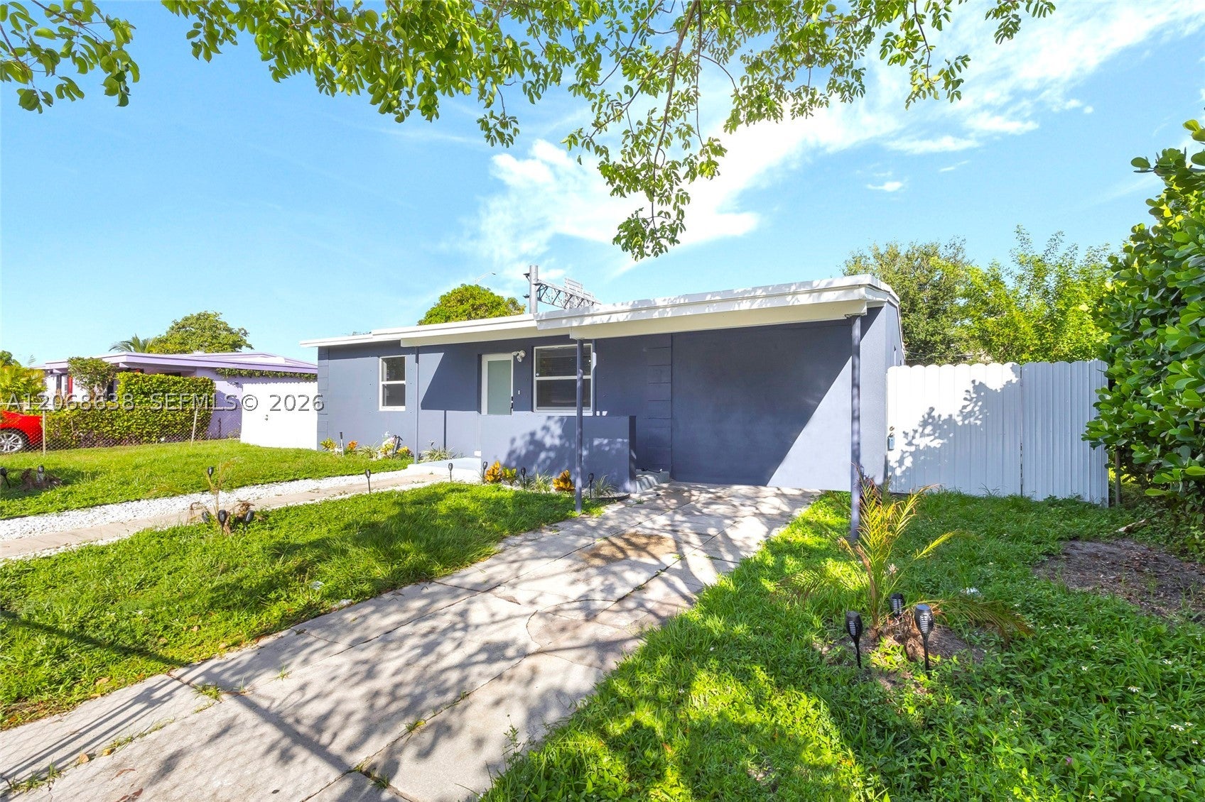 1854 Lauderdale Manor Dr