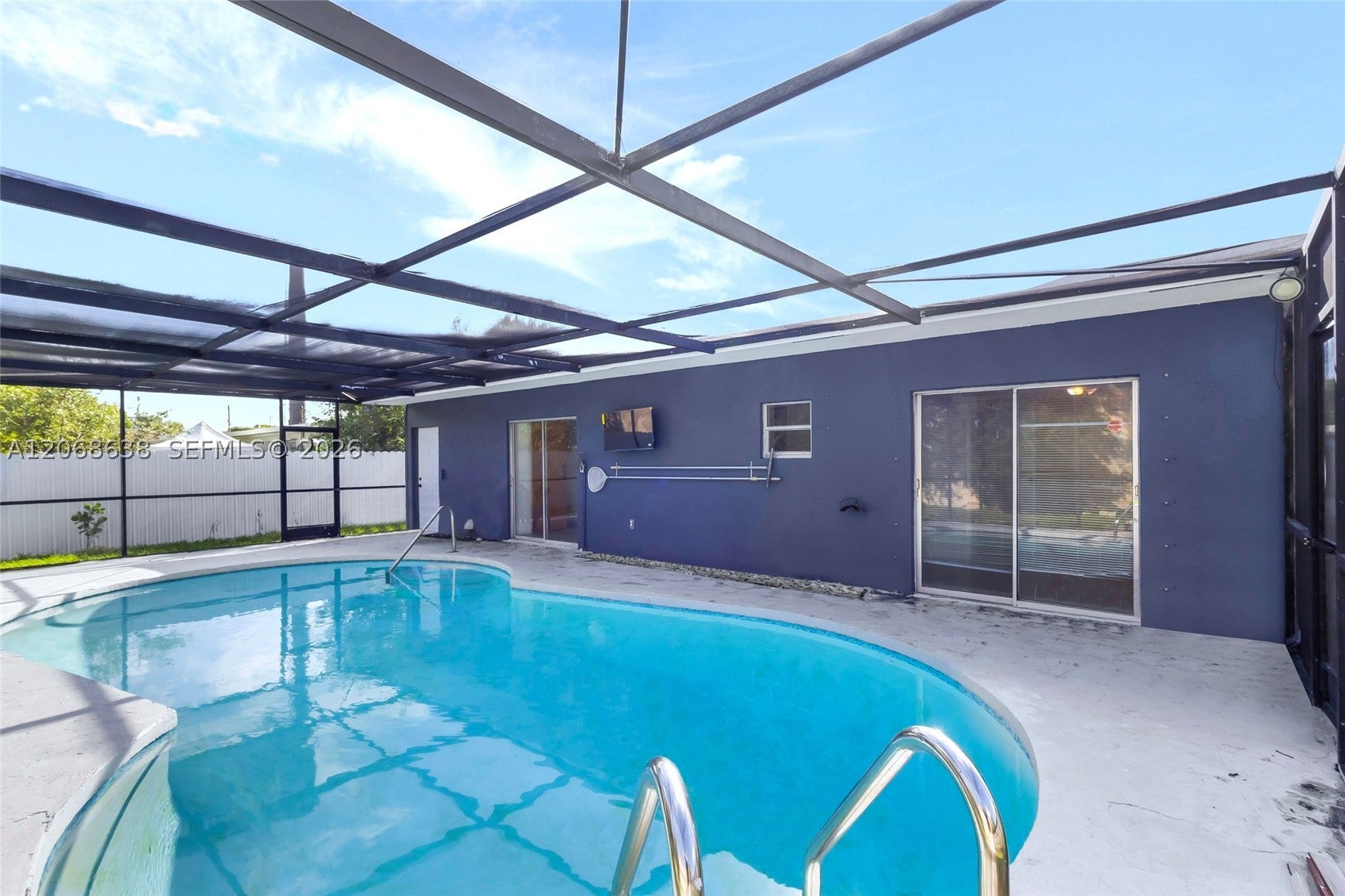 1854 Lauderdale Manor Dr