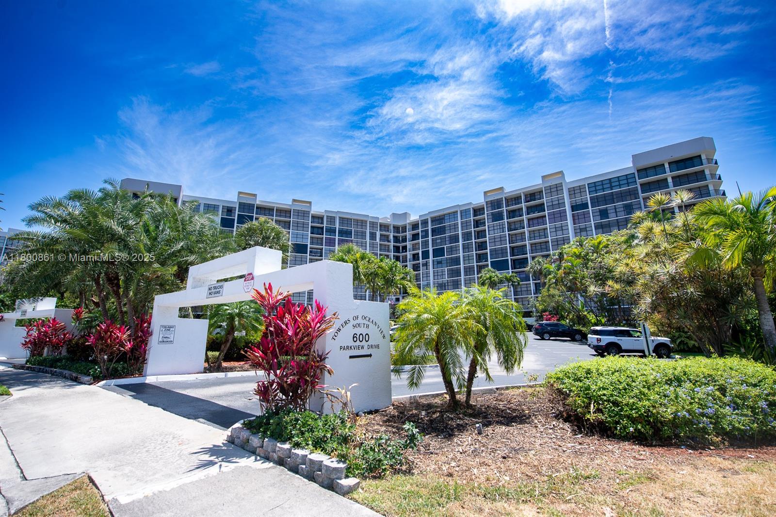 Rental Property at 600 Parkview Dr 830, Hallandale Beach, Broward County, Florida - Bedrooms: 2 
Bathrooms: 2  - $3,700 MO.