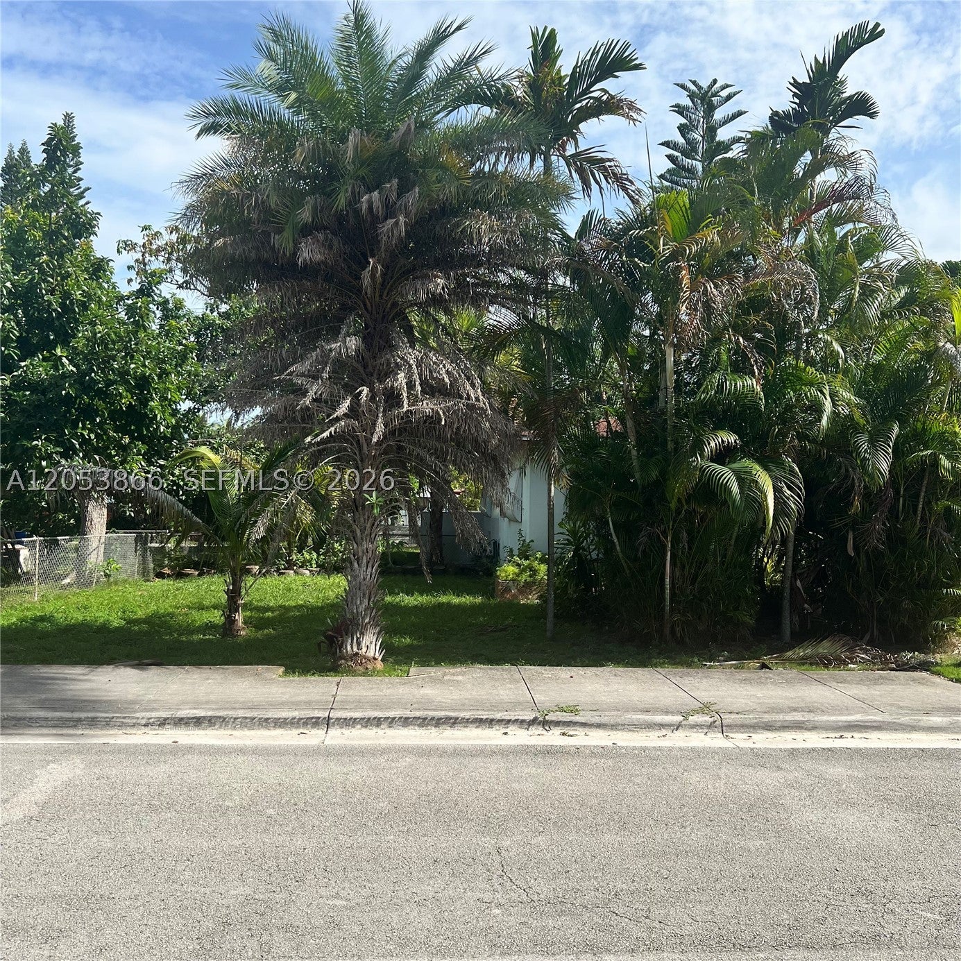 1760 NE 160th St, North Miami Beach FL 33162