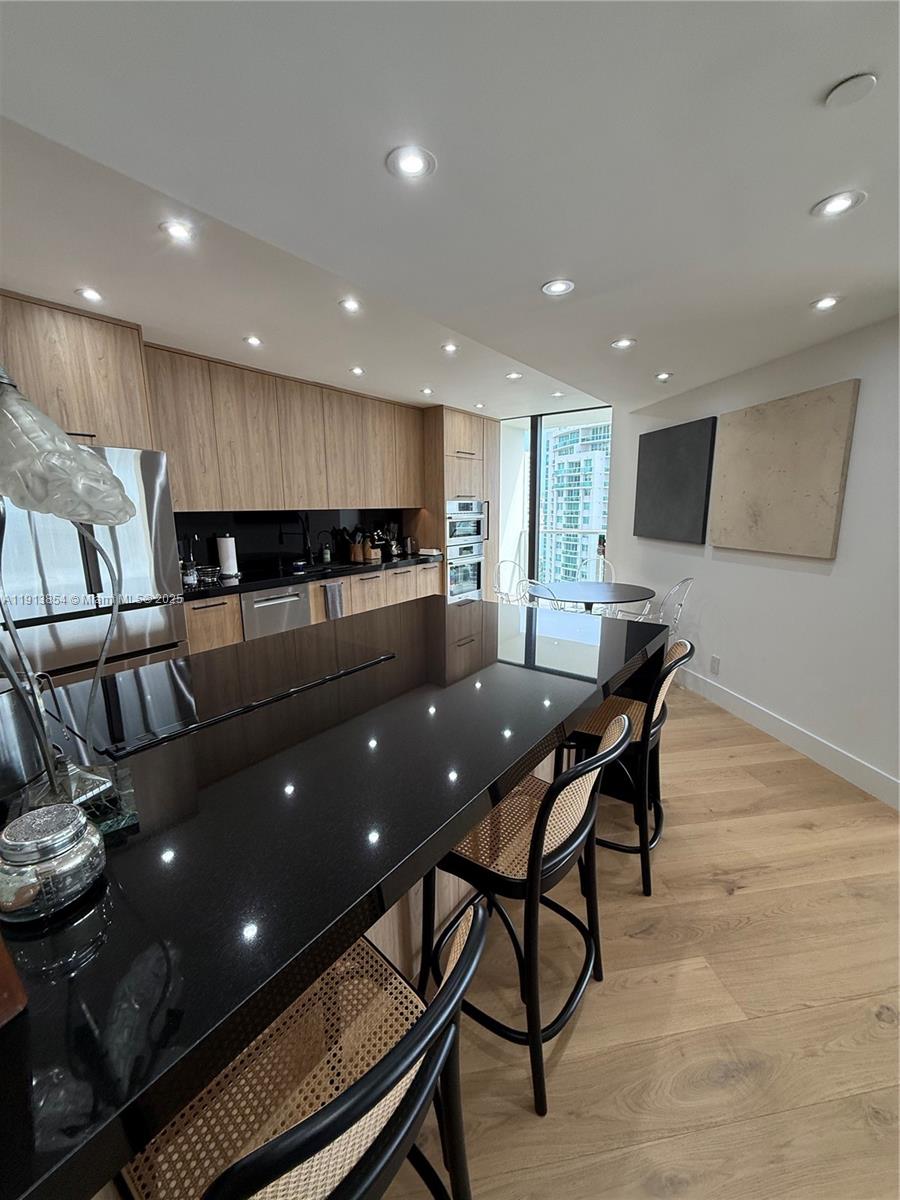 MARINA TOWER CONDO - Residential Lease