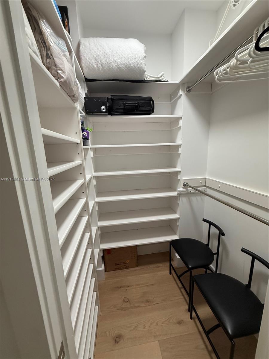 MARINA TOWER CONDO - Residential Lease