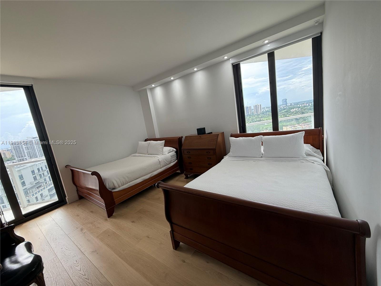 MARINA TOWER CONDO - Residential Lease