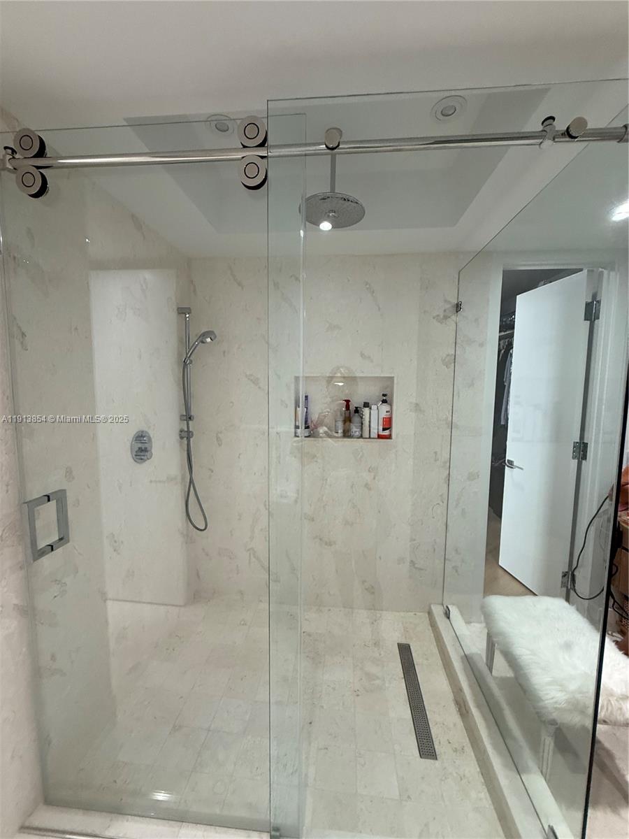 MARINA TOWER CONDO - Residential Lease