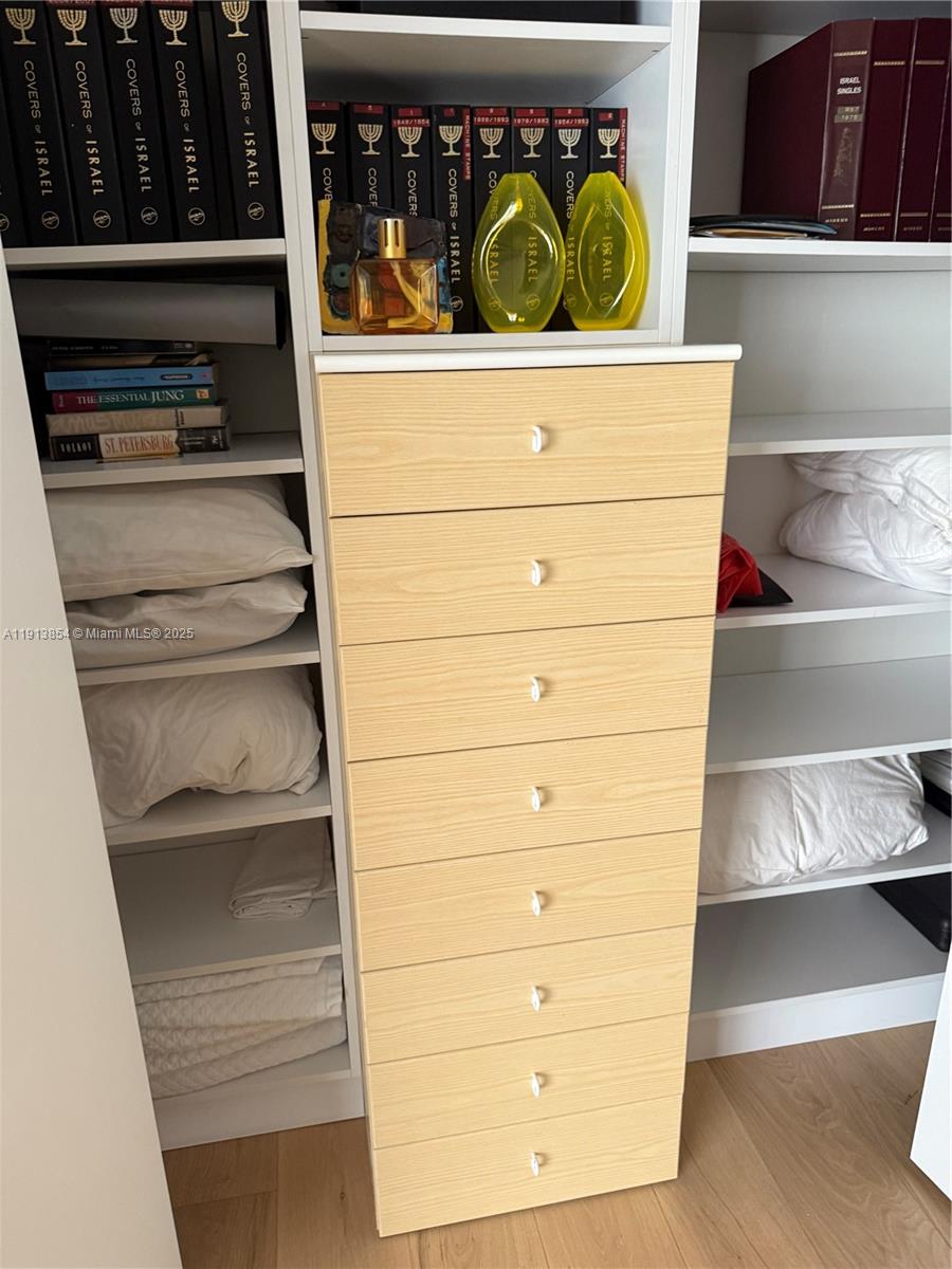 MARINA TOWER CONDO - Residential Lease