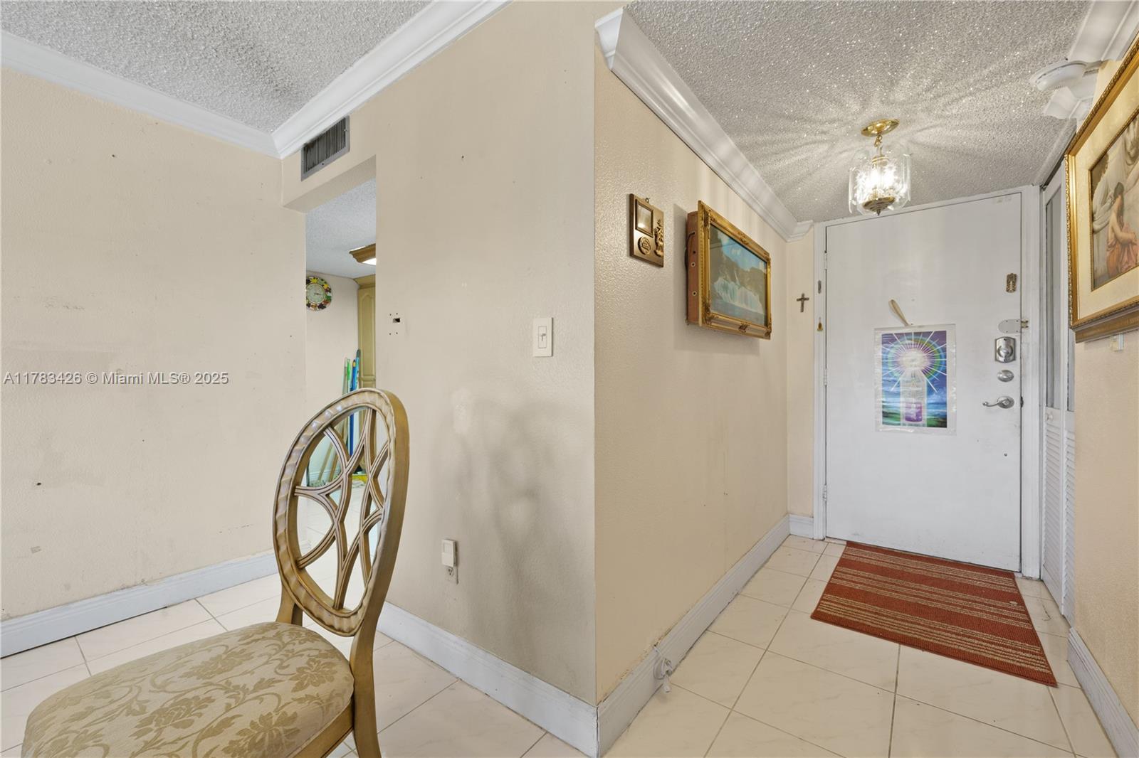 30 E 39th St 321