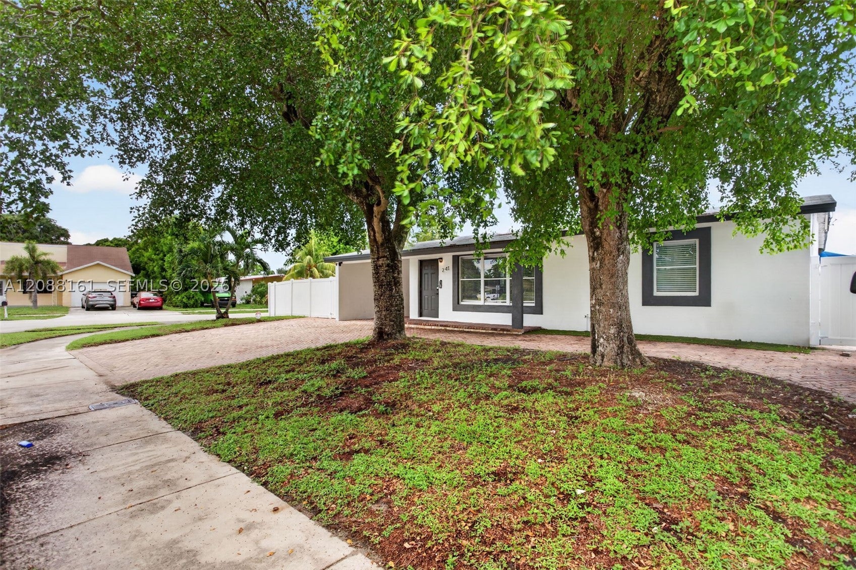 241 NE 45th St