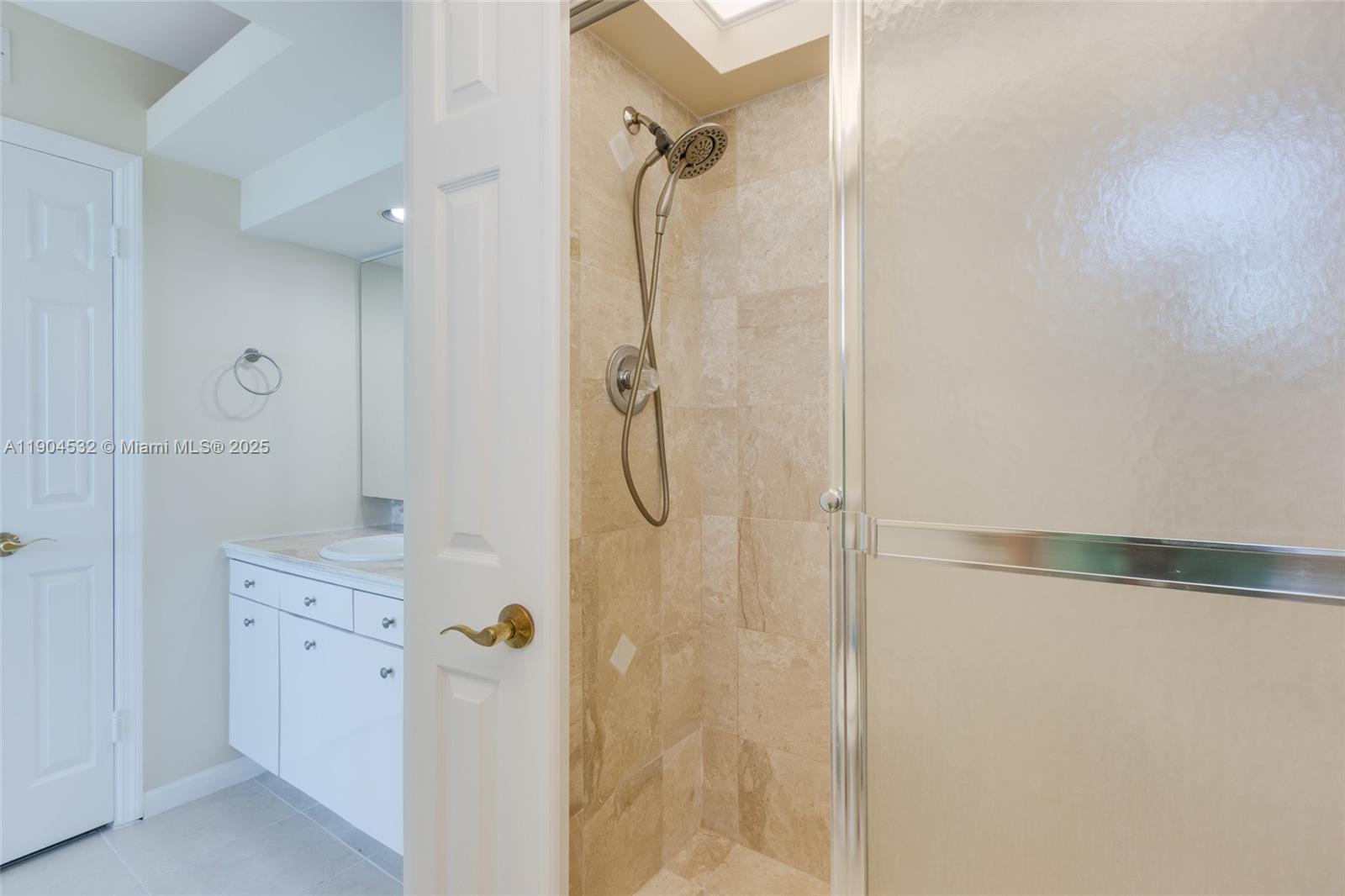 TRAFALGAR TOWERS CONDOMIN - Residential