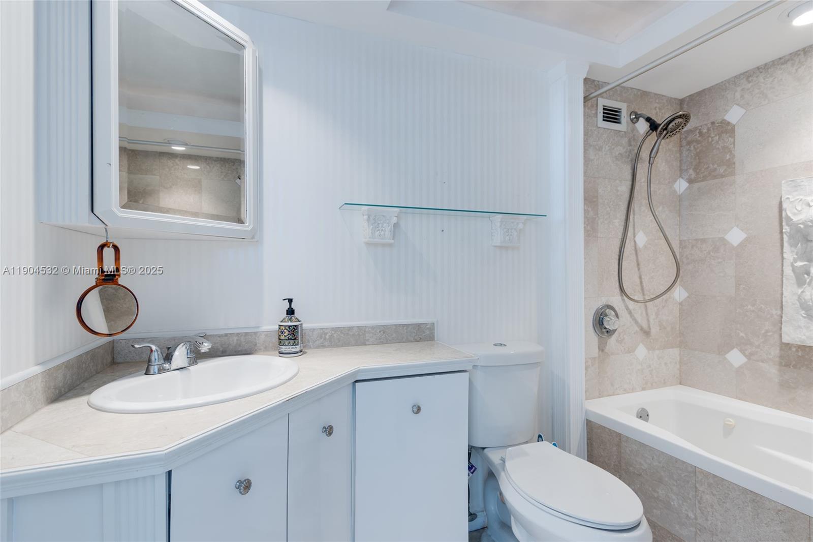 TRAFALGAR TOWERS CONDOMIN - Residential