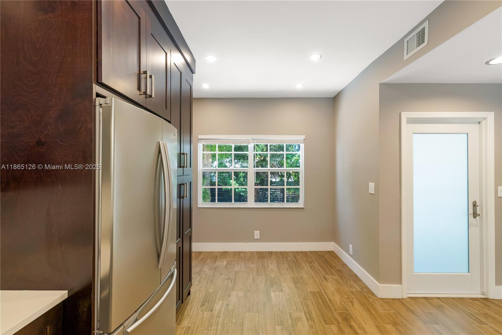 VILLAS LAS OLAS CONDO - Residential Lease