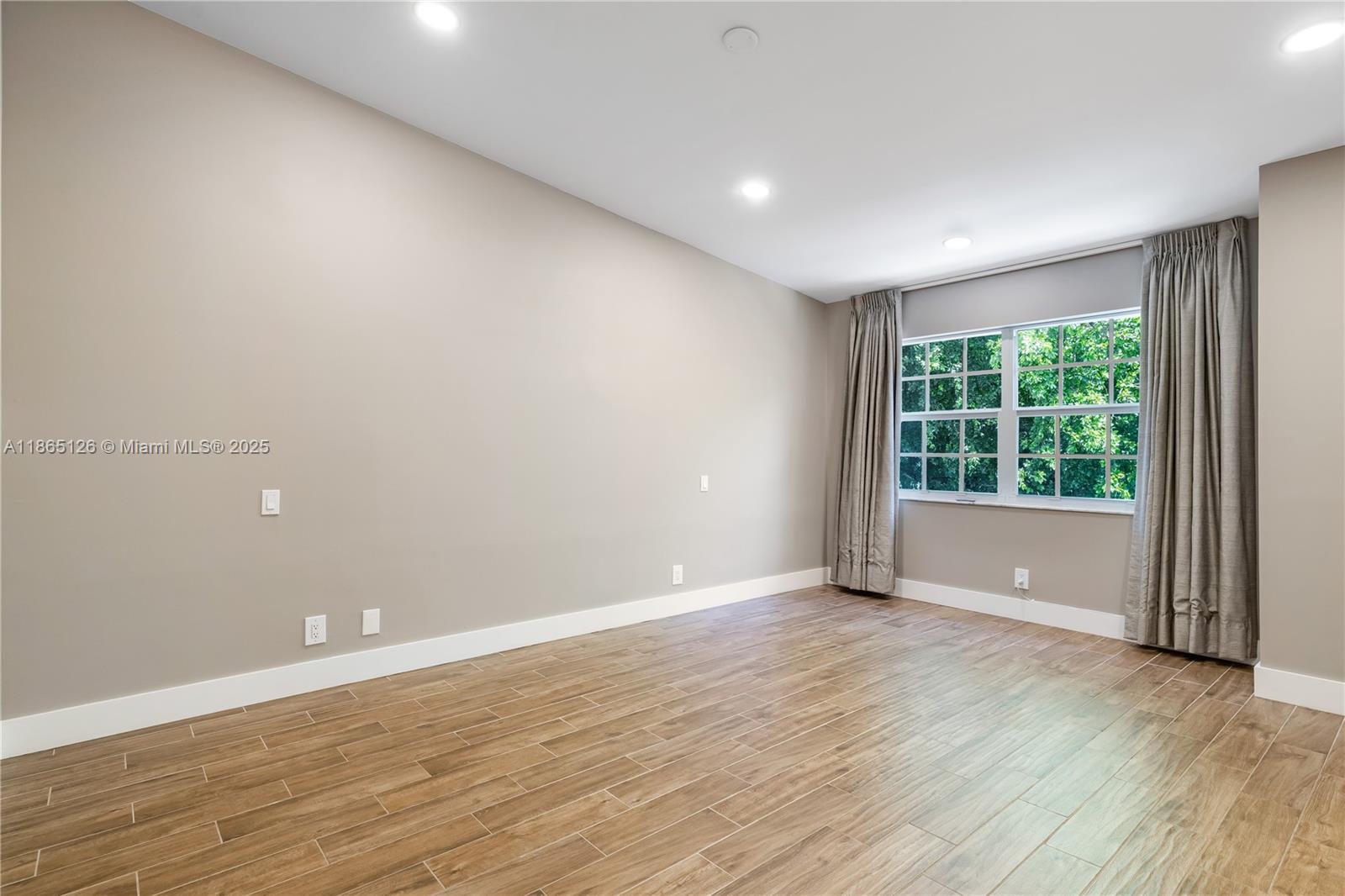 VILLAS LAS OLAS CONDO - Residential Lease