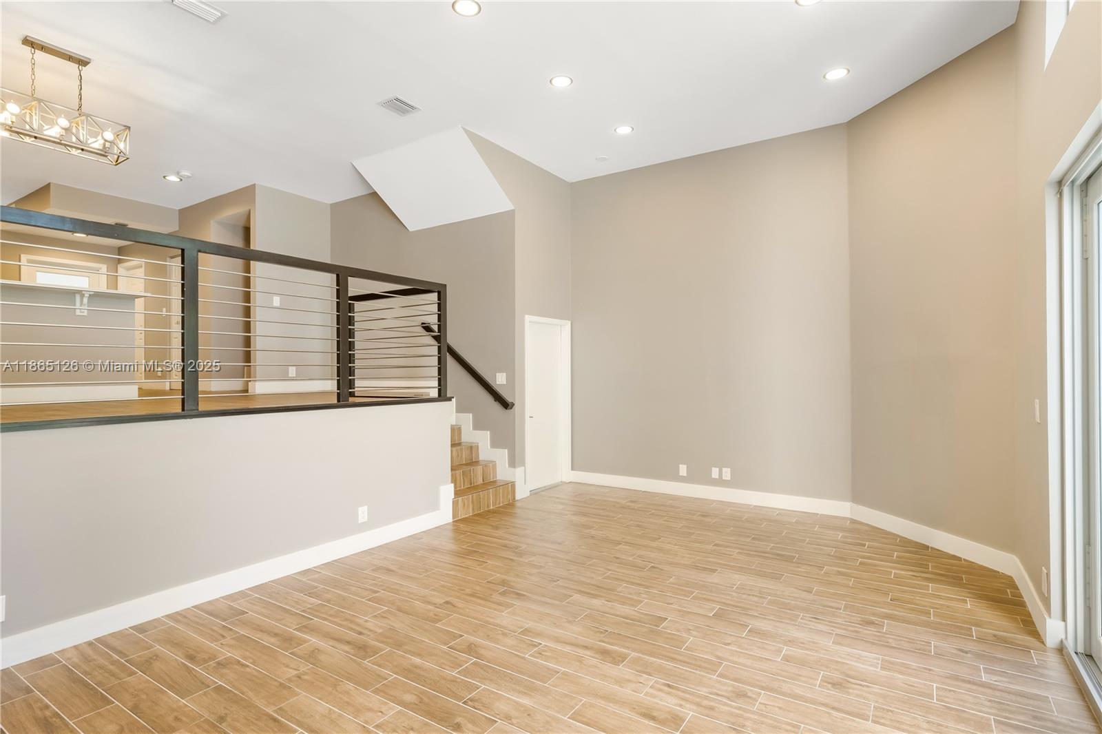 VILLAS LAS OLAS CONDO - Residential Lease