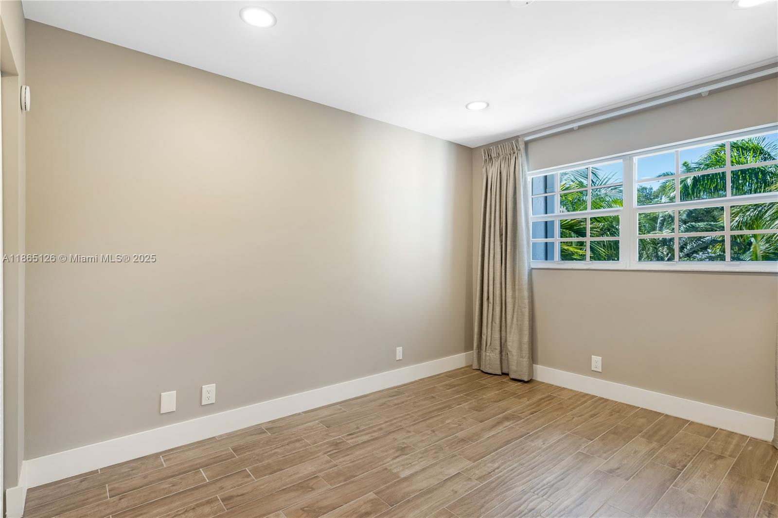 VILLAS LAS OLAS CONDO - Residential Lease