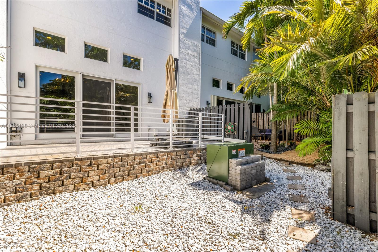 VILLAS LAS OLAS CONDO - Residential Lease