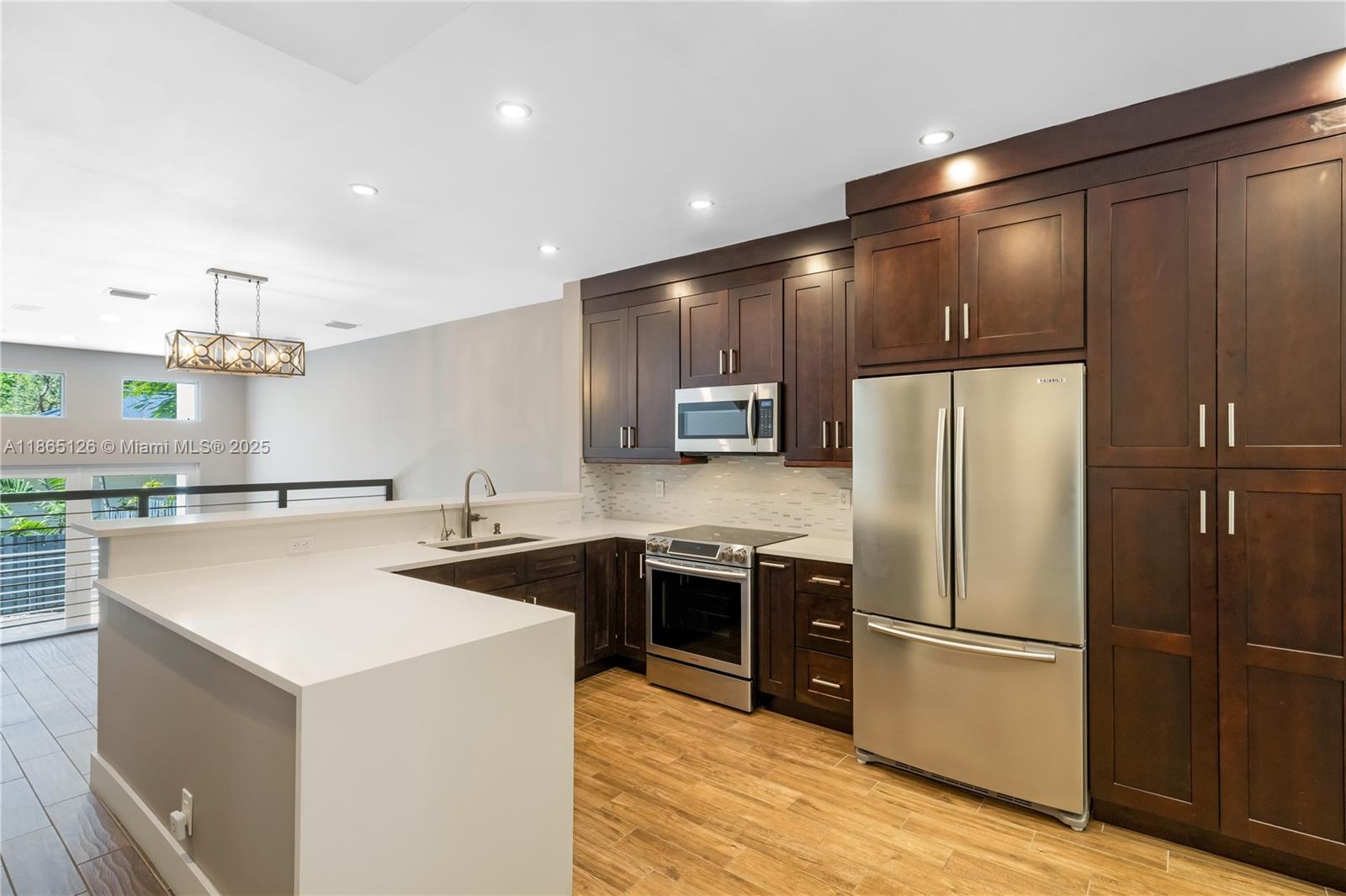 VILLAS LAS OLAS CONDO - Residential Lease