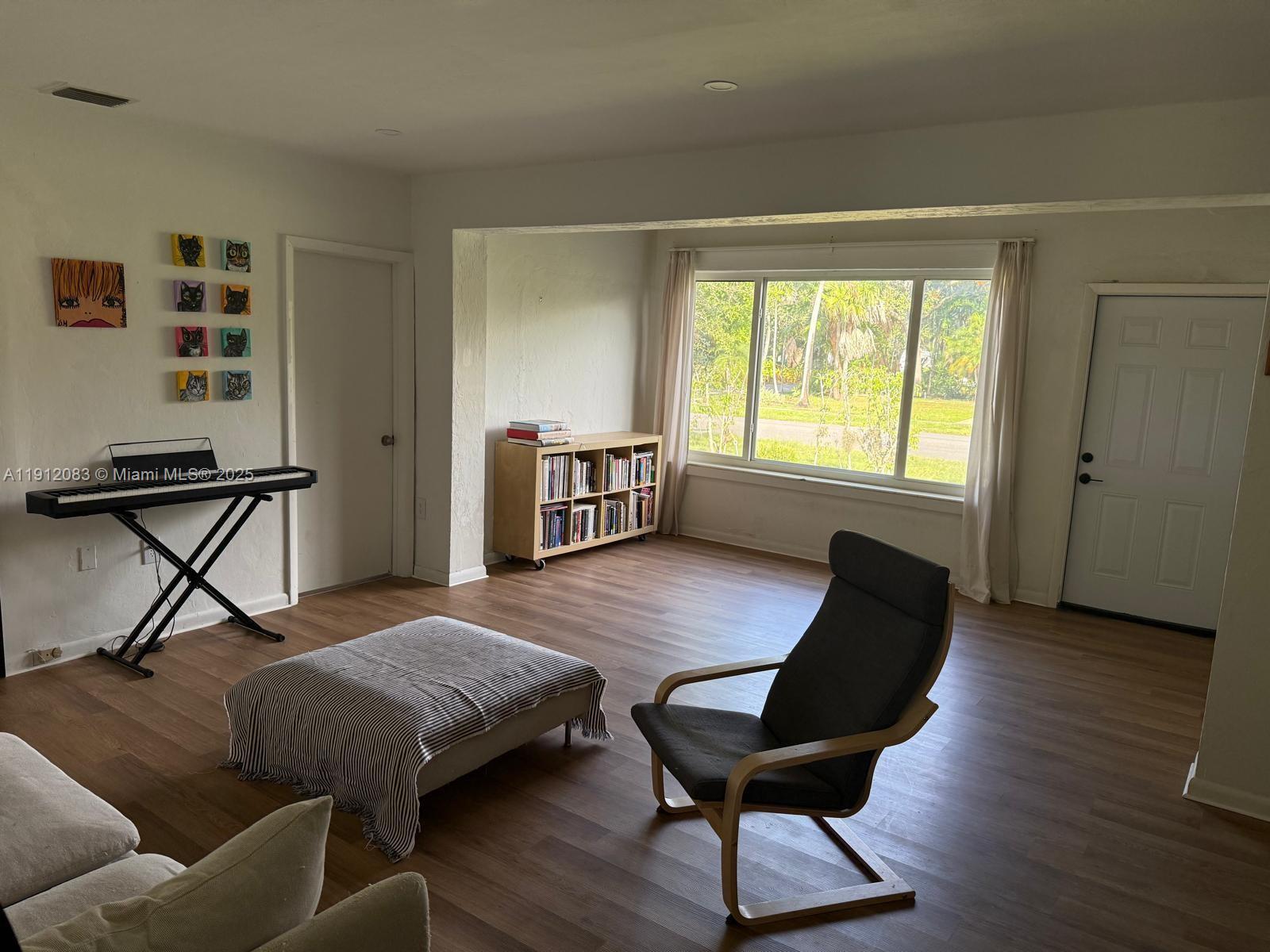 DANIA HEIGHTS EXT - Residential