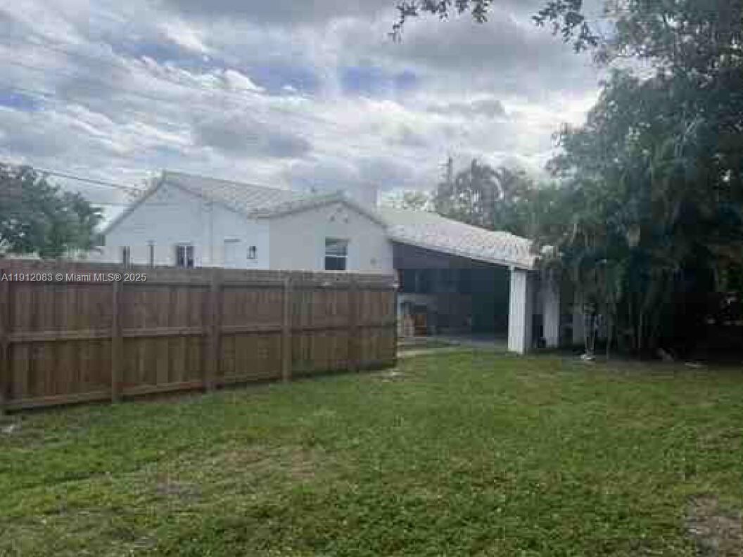 DANIA HEIGHTS EXT - Residential