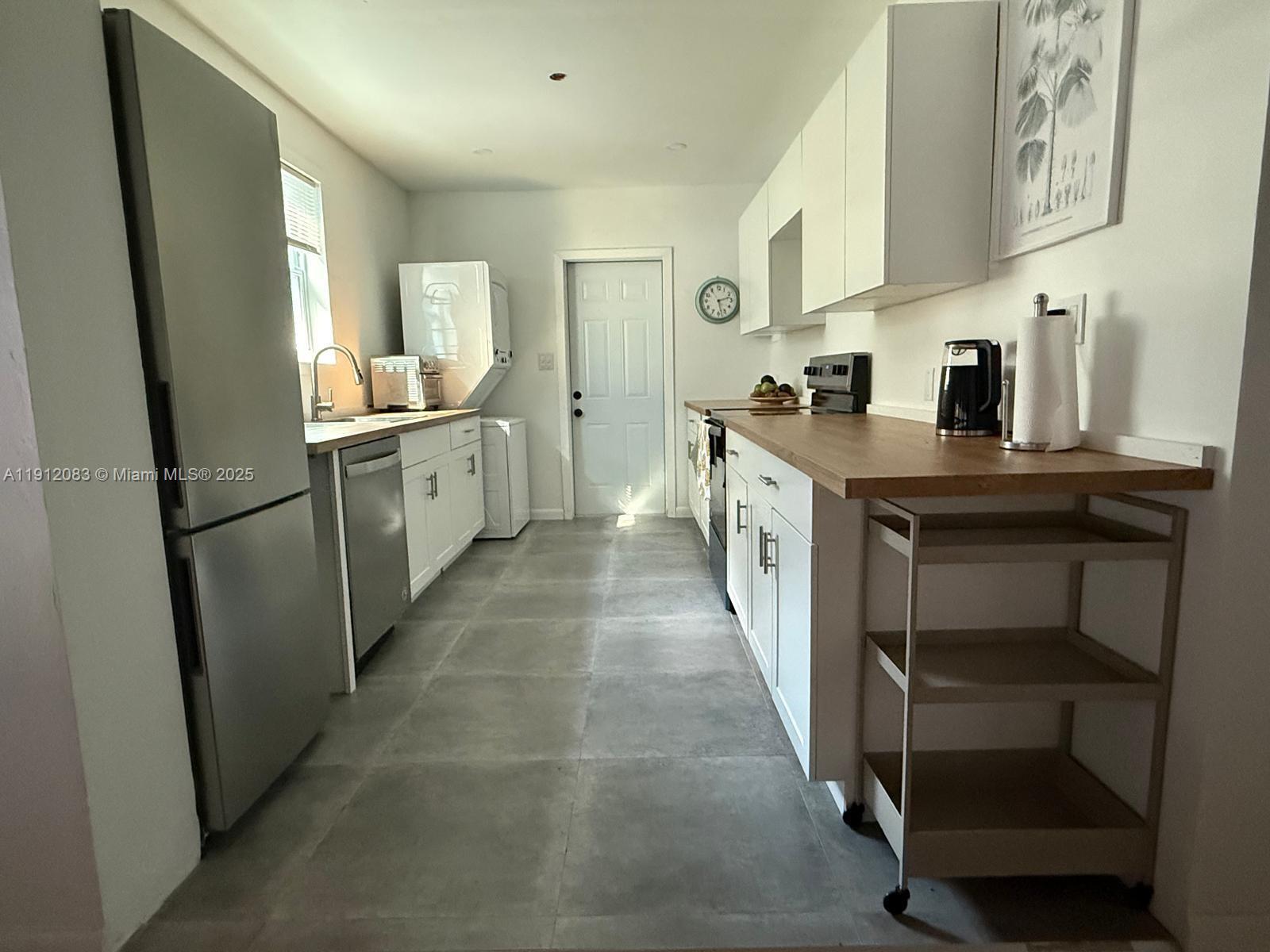 DANIA HEIGHTS EXT - Residential