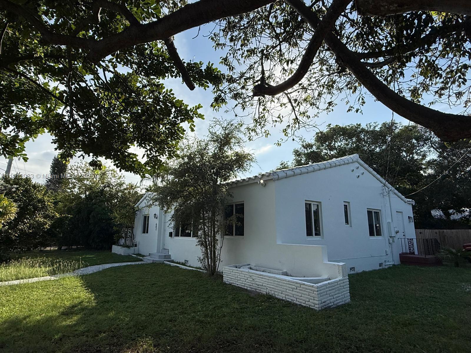 DANIA HEIGHTS EXT - Residential