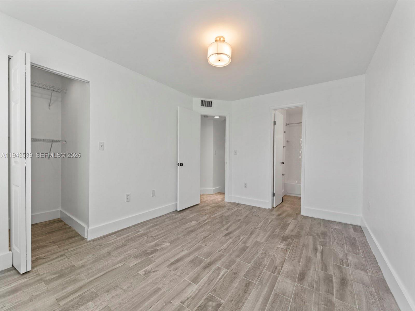 GABLES POINT CONDO I - Residential Lease