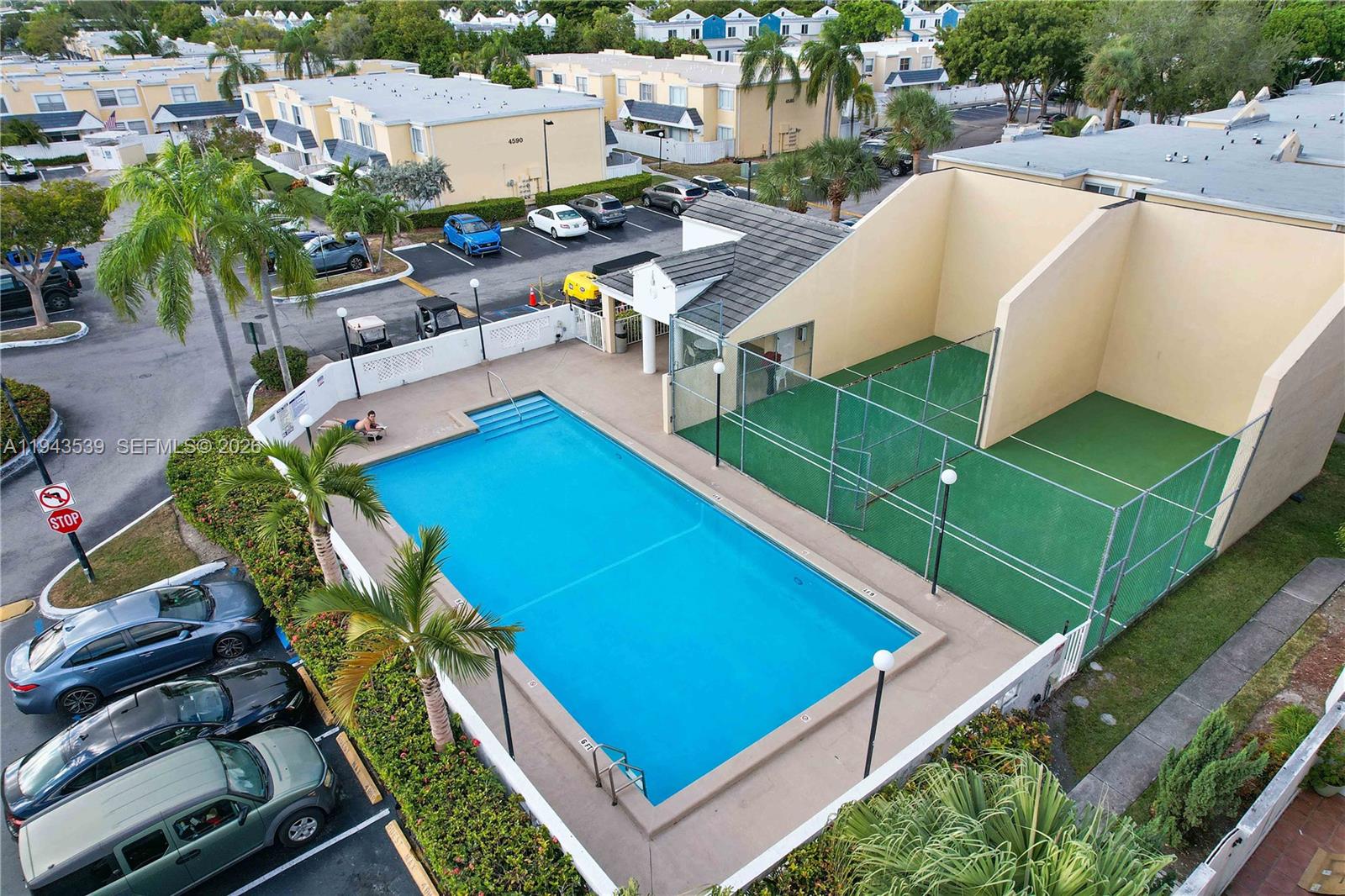 GABLES POINT CONDO I - Residential Lease