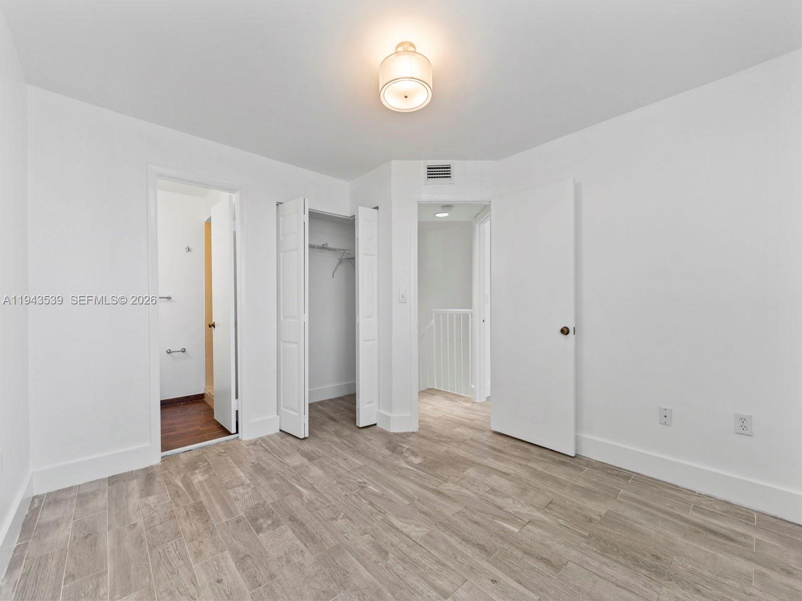 GABLES POINT CONDO I - Residential Lease