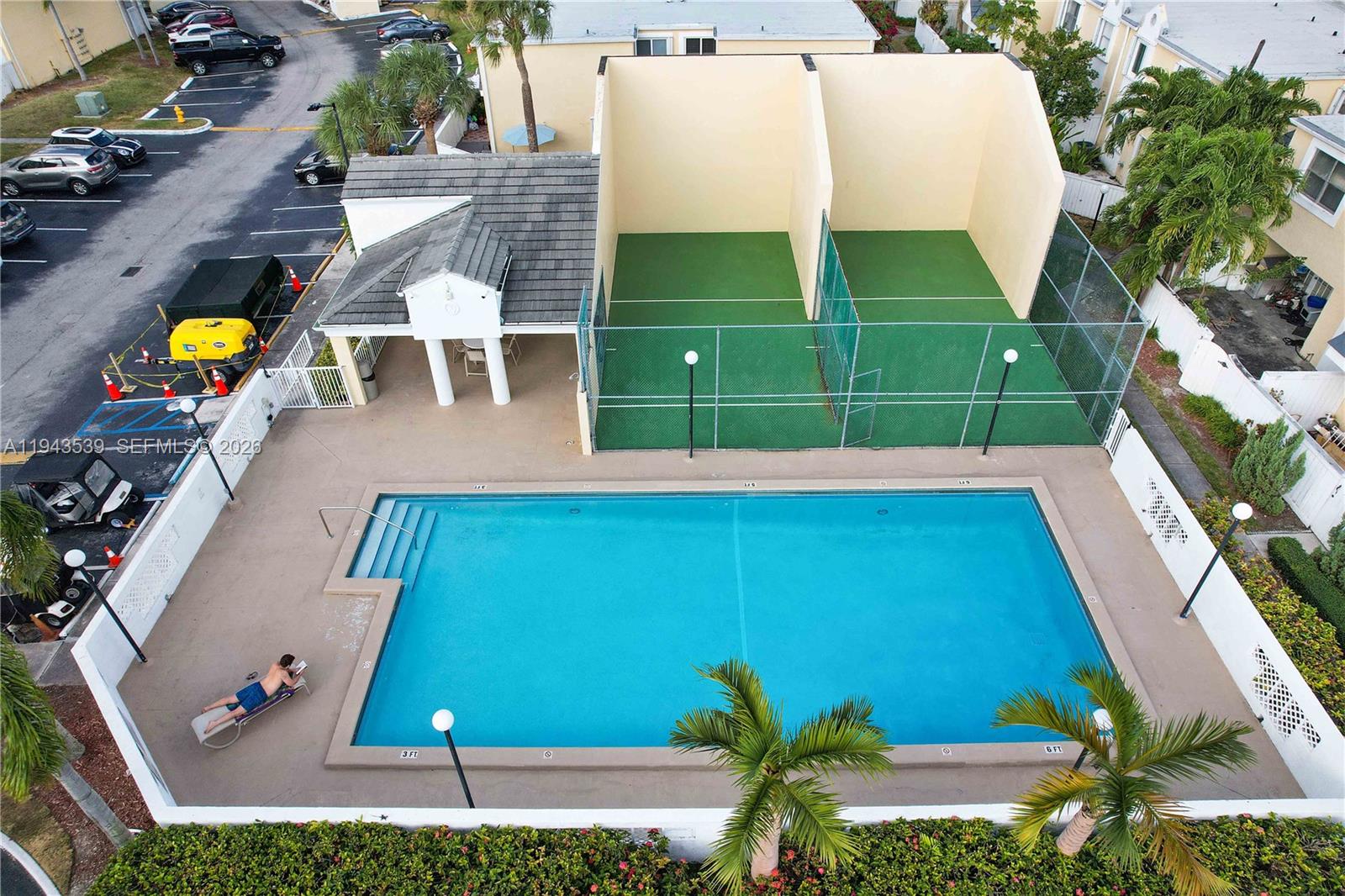 GABLES POINT CONDO I - Residential Lease