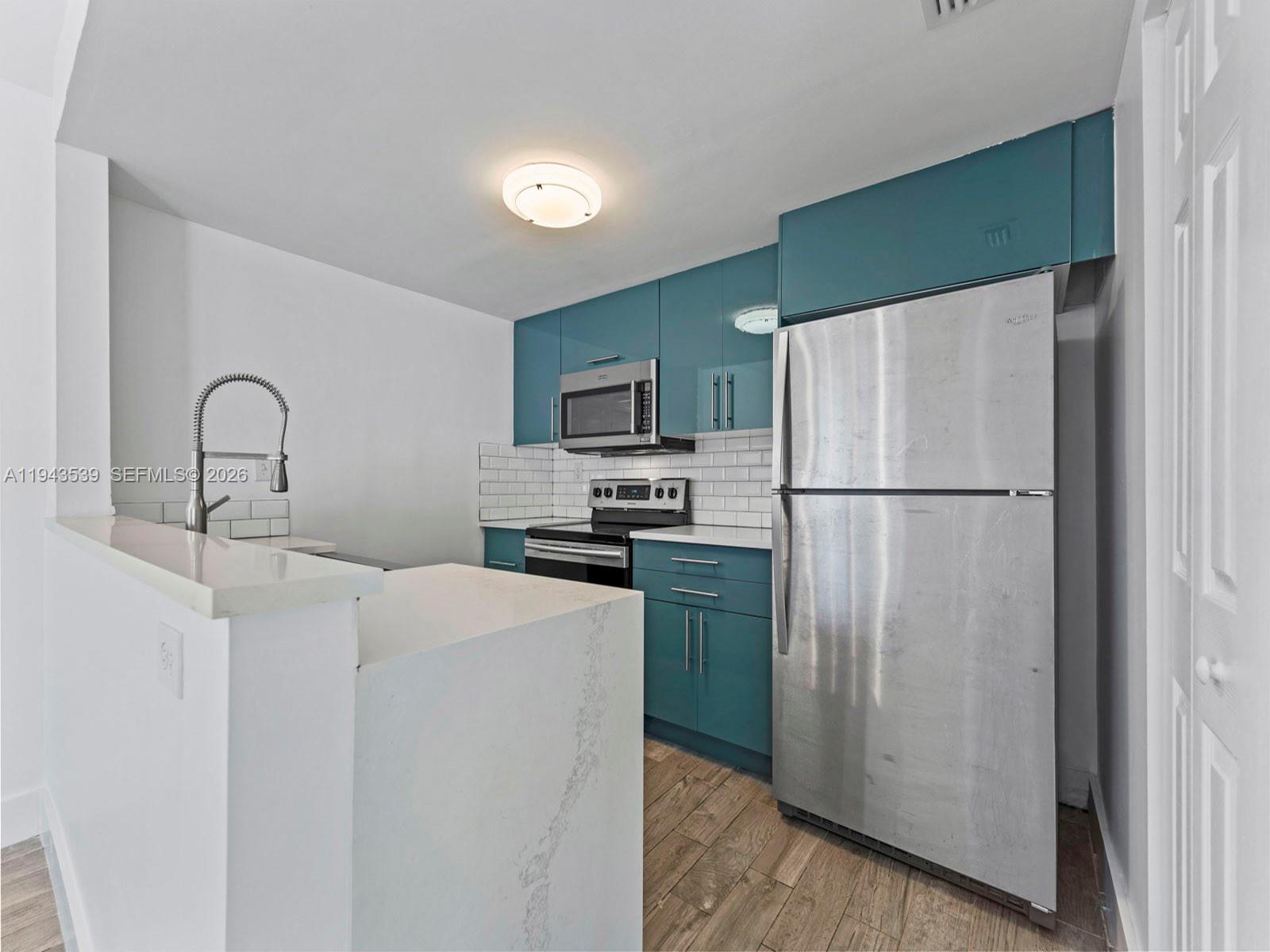 GABLES POINT CONDO I - Residential Lease