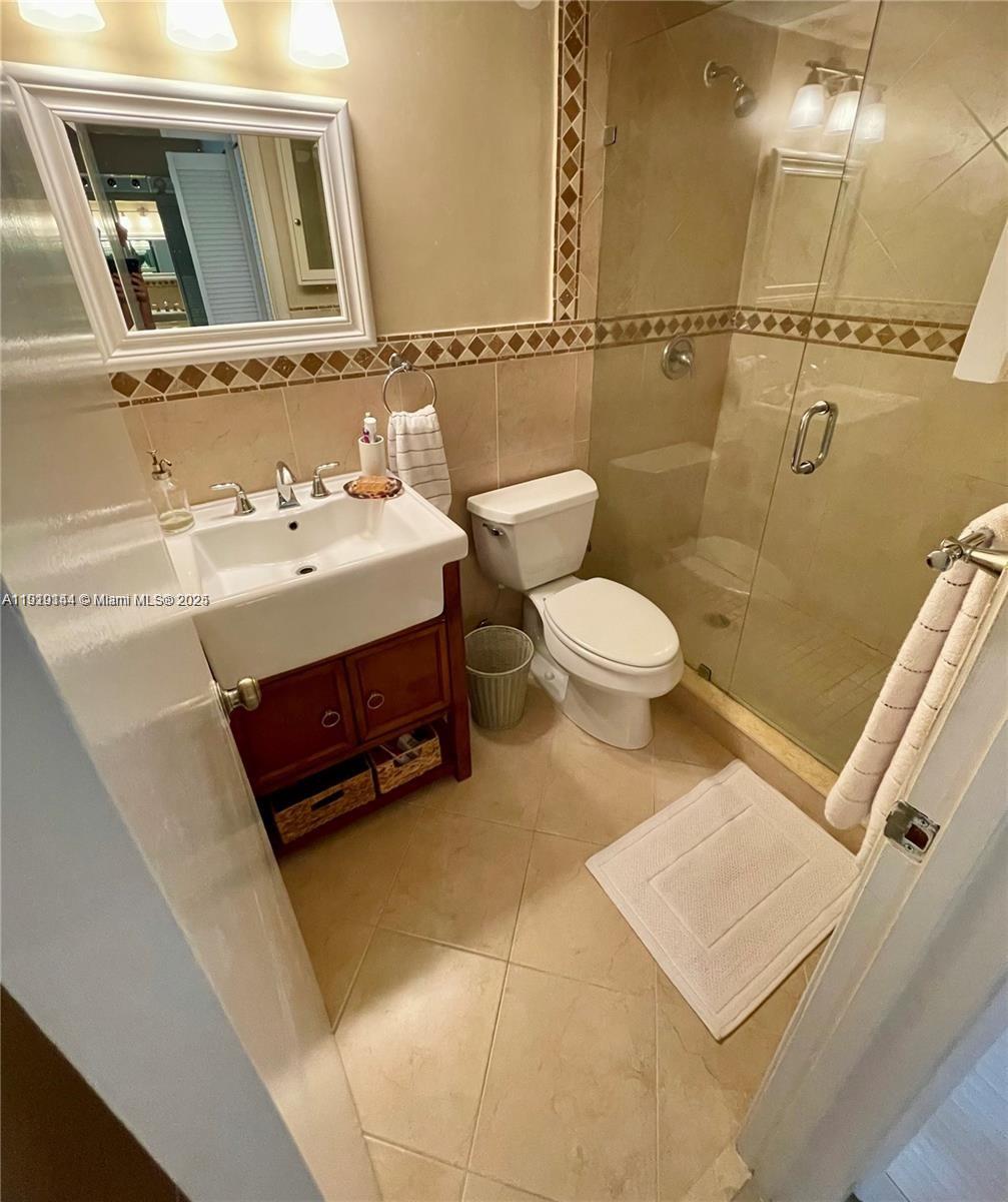 JACARANDA HEIGHTS CONDO - Residential