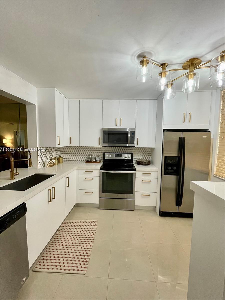 JACARANDA HEIGHTS CONDO - Residential